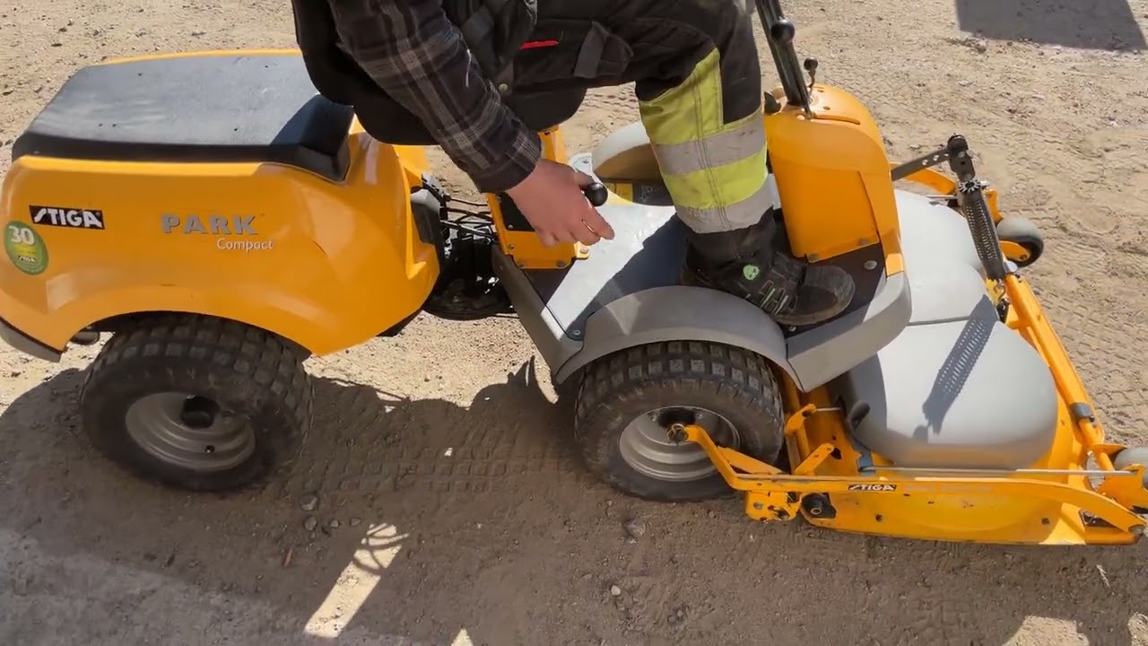 Åkgräsklippare STIGA PARK