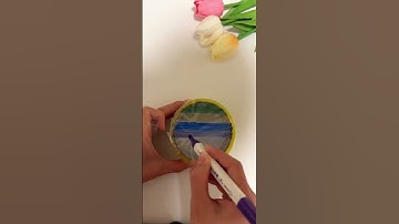 You can make a rainbow projection lamp for kids with wide transparent tape and marker pens! #Handma