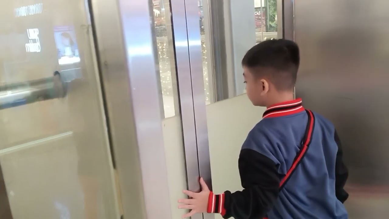 IT'S MODDED!! :( Hyundai SSVF7  Mod. To Viking MRL Scenic Lift @ SM North EDSA City Center Wing