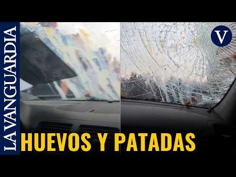 A group of agitators attacks Deputy Julia Ferreras's car at the port of Ceuta