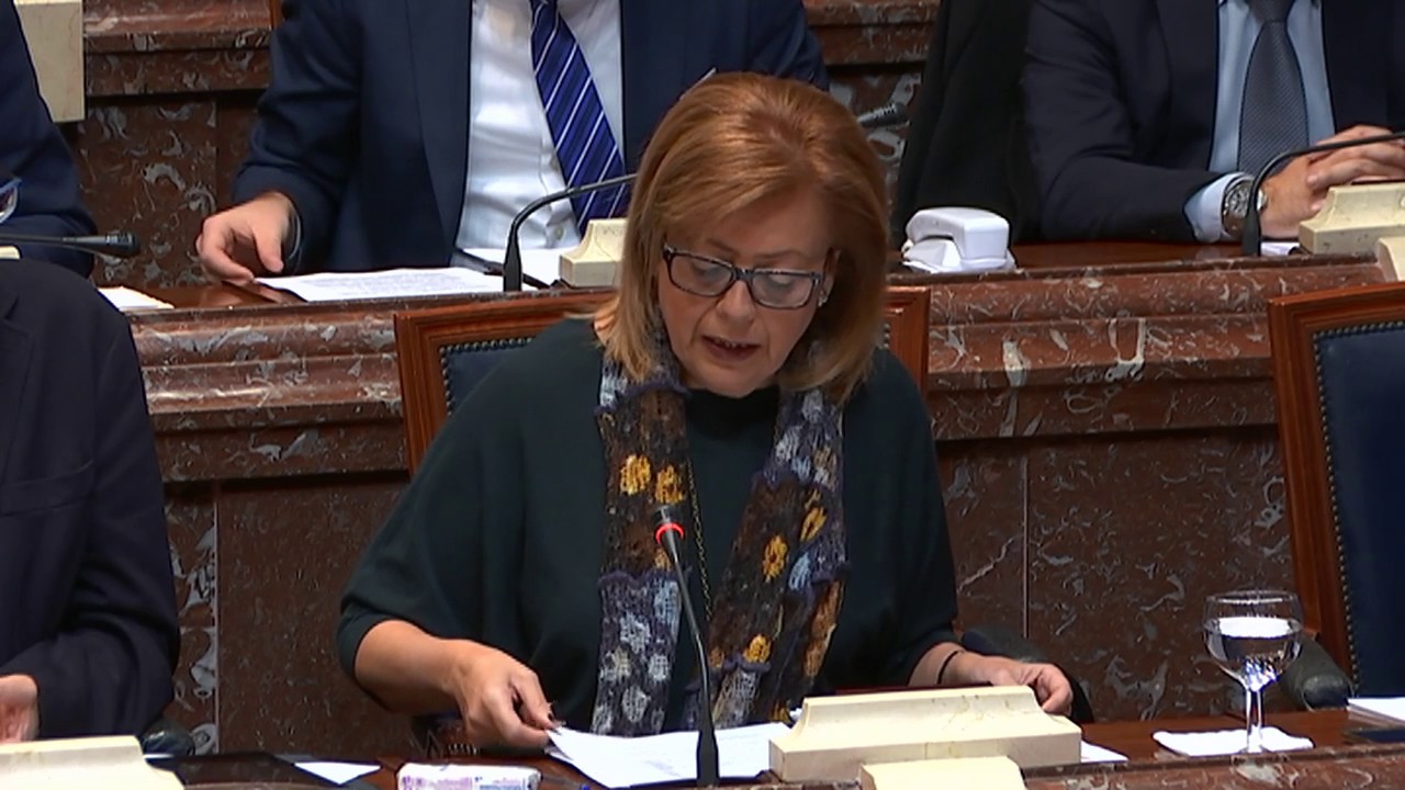 C. ECONOMIA CONSEJERA DE EDUCACIÓN 2/2 video phone lyrics