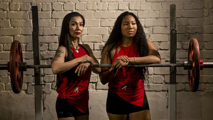 Mother-daughter powerlifters 'don't care what peop...
