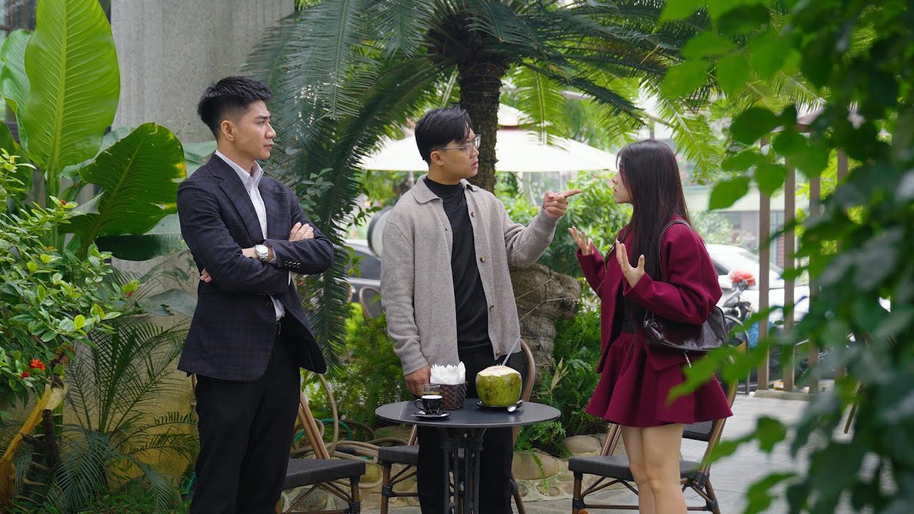 CÙNG NHAU ĐI MUA NHÀ CƯỚI, BẠN TRAI ĐÒI THÊM TÊN MÌNH VÀO SỔ ĐỎ NHƯNG LẠI KHÔNG MUỐN GÓP TIỀN CỌC