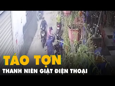 Video Bám vào tận trong hẻm, nam thanh niên táo tợn giật... - youtube