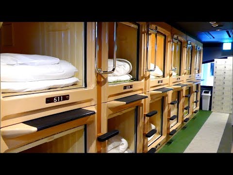 Как устроен японский капсульный отель