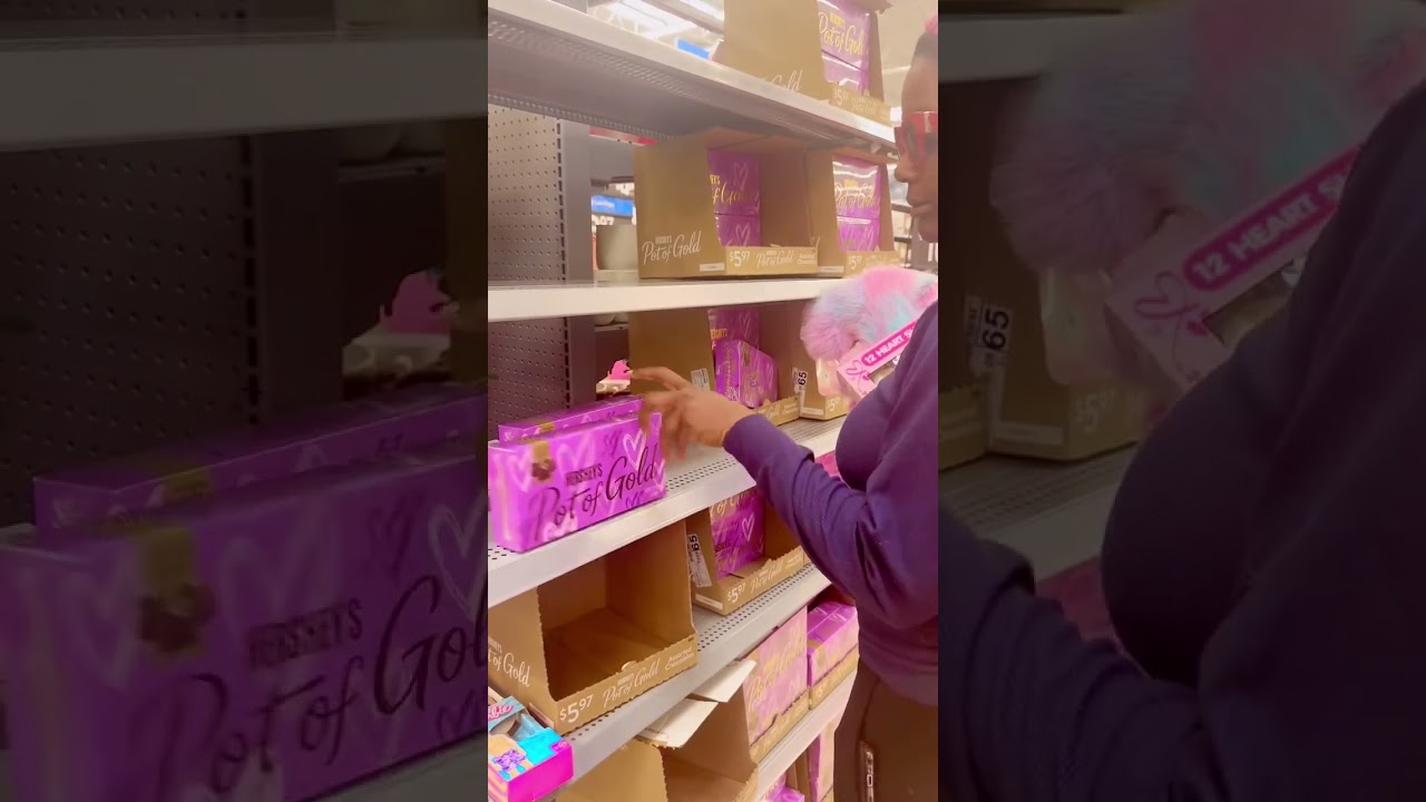 С Днём святого Валентина всех вас и большинство моих девочек 🫶🏾! 