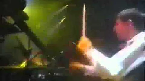 Chris Whitten drum solo in Nimes ['92]