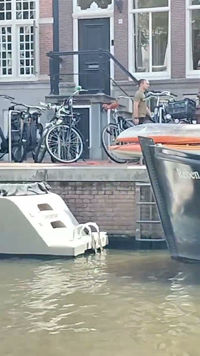 Amsterdam 🙂 Łodziom po kanałach Amsterdamu... piękne widoki #latolato #holandia #family #travel 2025