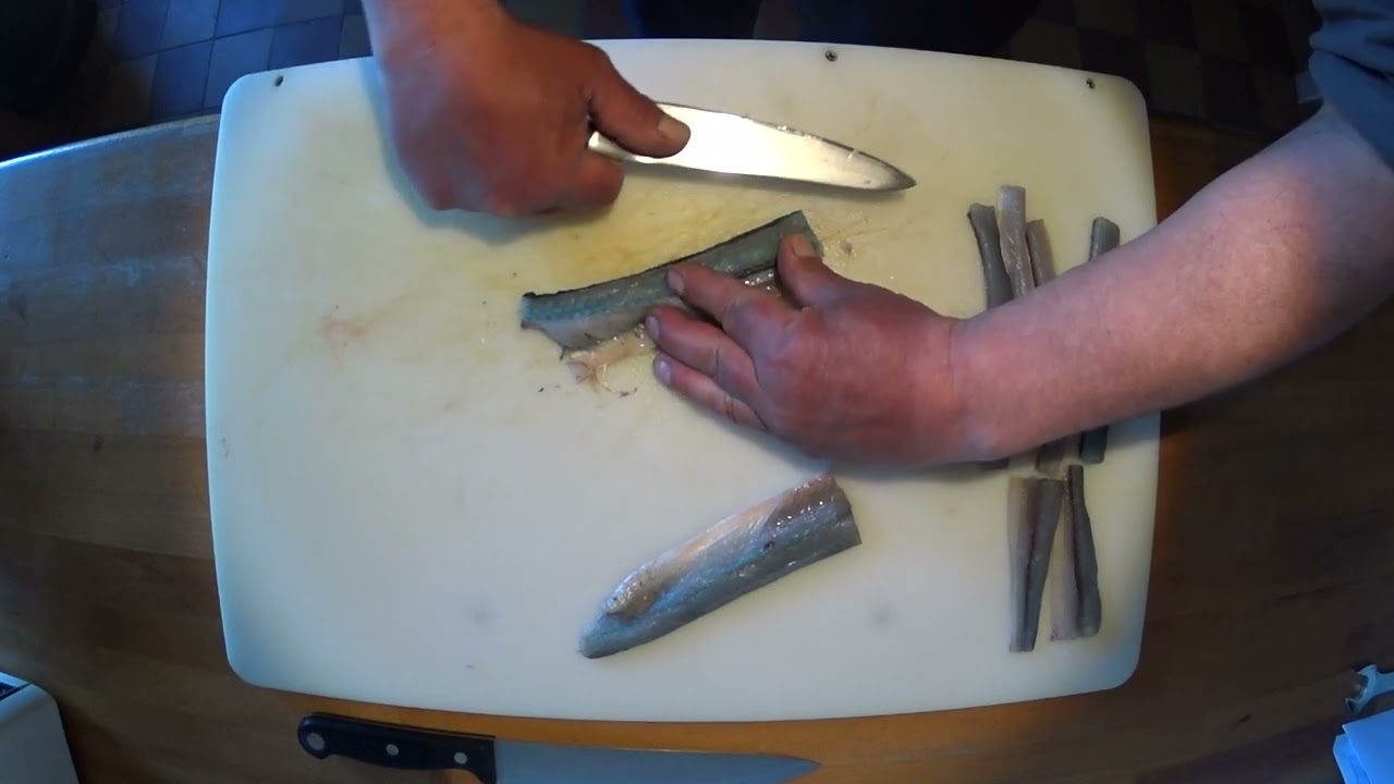 How to filet a Garfish, Hornhecht filetieren!