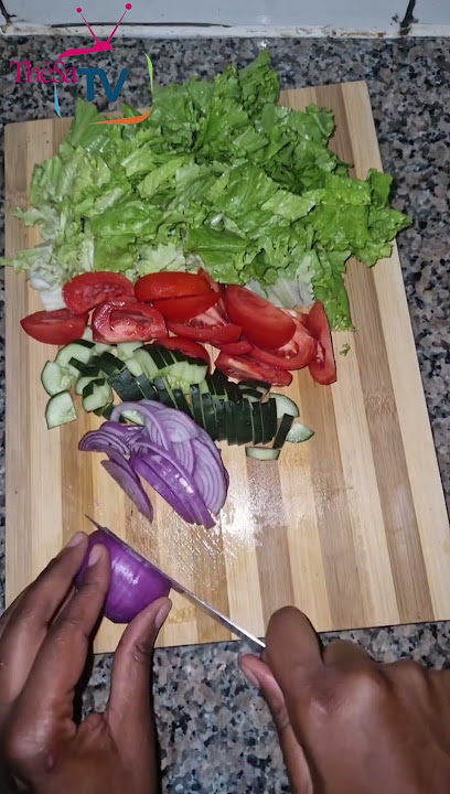 🥗Lettuce salad with cucumber and Tomatoes//Healthy  Salad