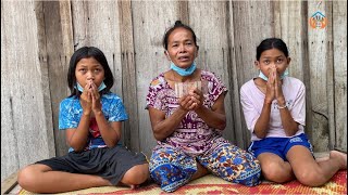 Ms. Sengka, 54 years old, poor widow receives Khmer-American humanitarian money
