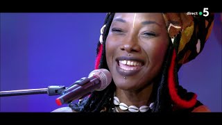 Le : Fatoumata Diawara « Fenfo » - C À Vous - 11/09/2020