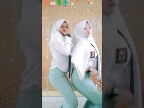 TIKTOK JILBAB GOYANG BOKONG SEMOK