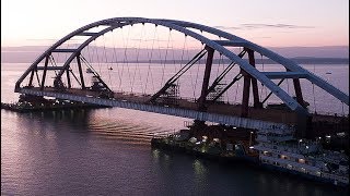 Началась установка автодорожной арки Крымского моста