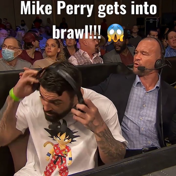 Mike Perry gets into brawl against Julian Lane! 😱