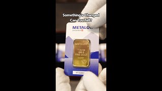 Metalor Gold Bars NEW Packaging - Is It Worth the Upgrade?
Metalor updated their gold bar packaging. Heres the new look up close. 👀
Same trusted gold. Brand new presentation.
Would you stack it? ⬇
#Shorts #GoldBar #Metalor #PreciousMetals #GoldStacking #BullionStar Metalor Gold Bars NEW Packaging - Is It Worth the Upgrade?
