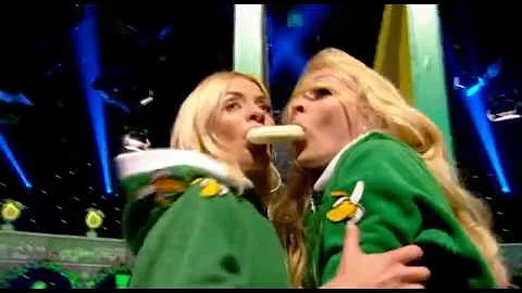 Holly and Fearne are Totally Bananas