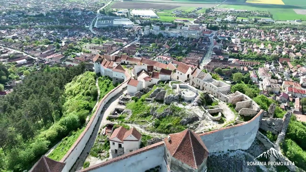 Descoperă Cetatea Râșnov: O călătorie în istoria fascinantă a României