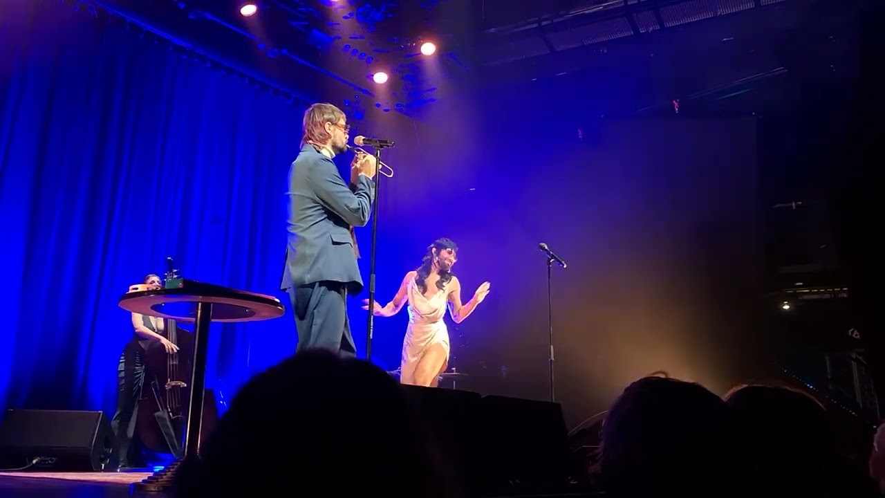 Frau Thomas und Herr Martin im Posthof Linz, 15.10.2024