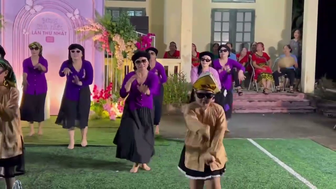 Nhảy Vào Đời của câu lạc bộ xóm đoàn kết phúc hạ 1