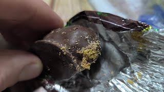 видео: КУПИЛИ ИСПОРЧЕННЫЕ КОНФЕТЫ С ЧЕРВЯМИ! {ОТНЁС ОБРАТНО В МАГАЗИН} картинка: КУПИЛИ ИСПОРЧЕННЫЕ КОНФЕТЫ С ЧЕРВЯМИ! {ОТНЁС ОБРАТНО В МАГАЗИН}