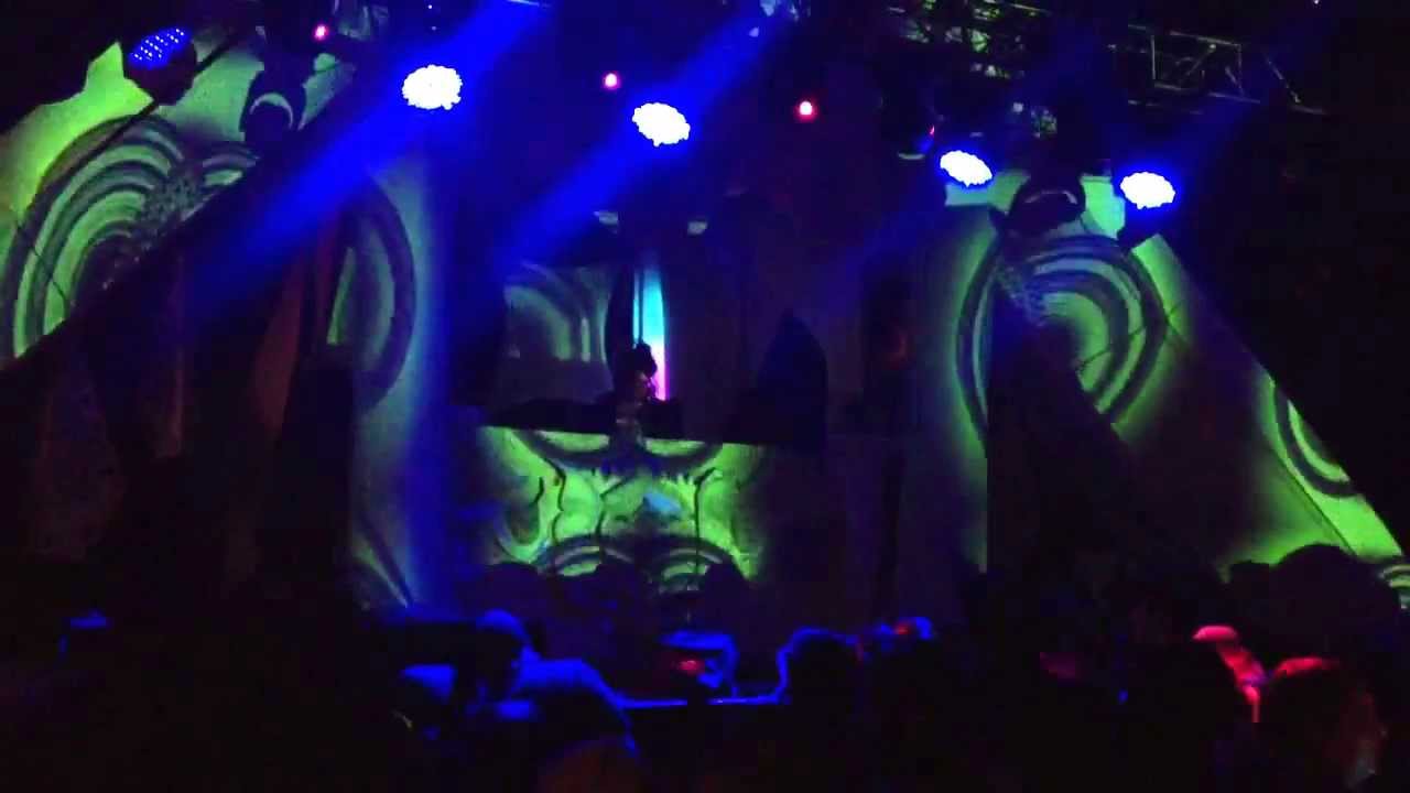 iLL.Gates Live @ Emissions New Track Ft. Bassnectar