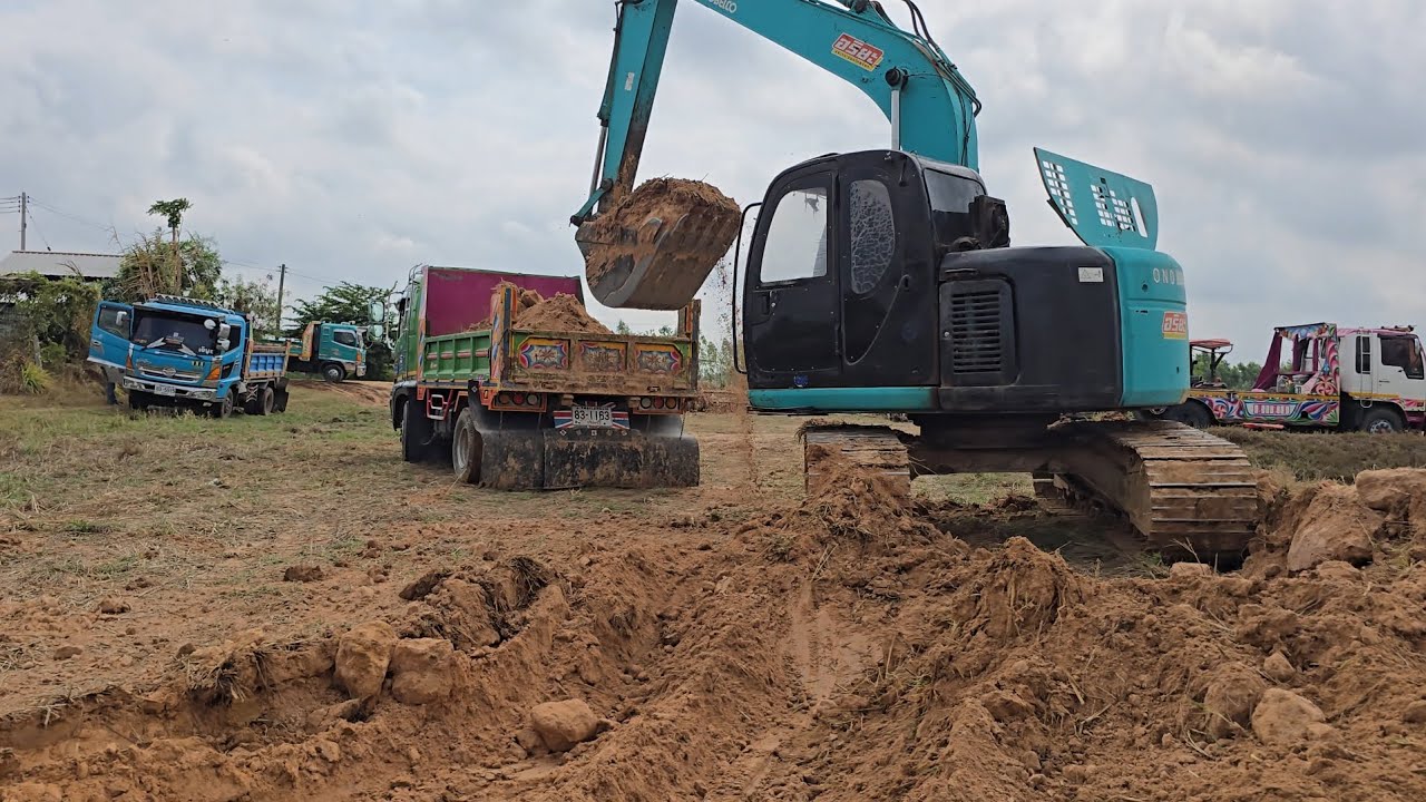 ฝนมาแล้ว ขุดหน้าดินทีมงาตาต๋อง