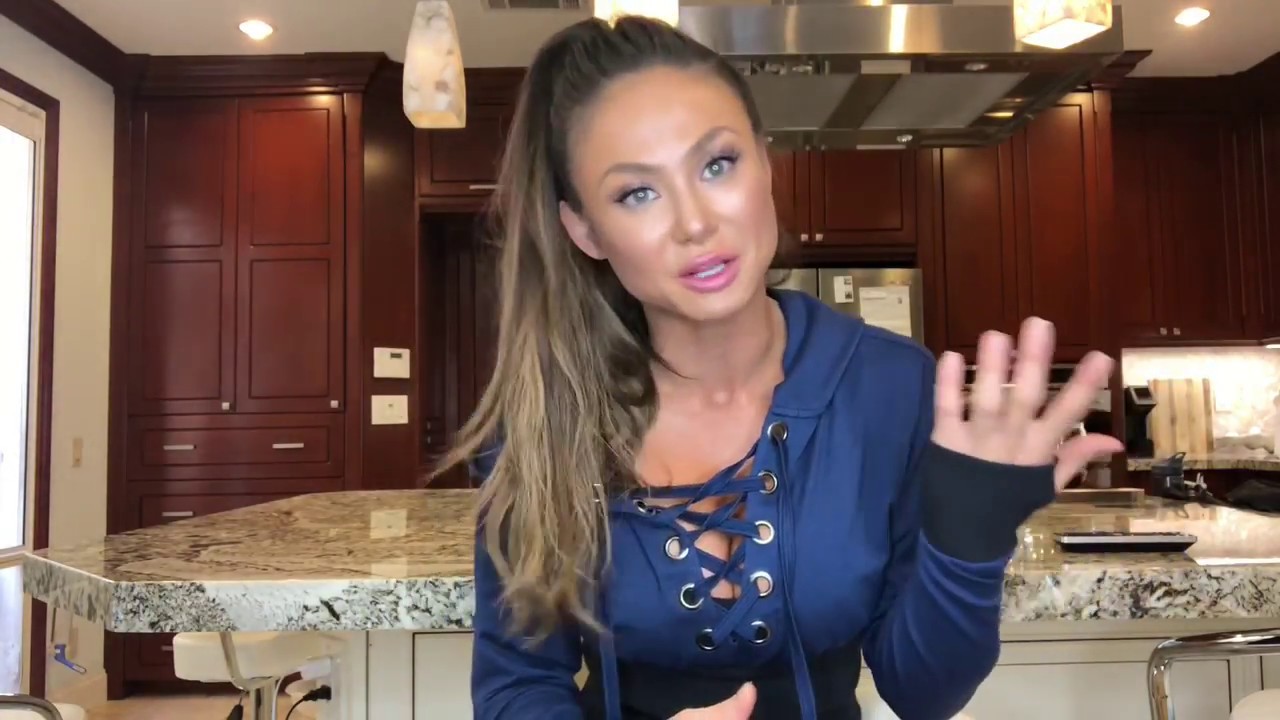 Feeling Uncomfortable In The Gym | What Girls Think In The Gym | Michie Peachie