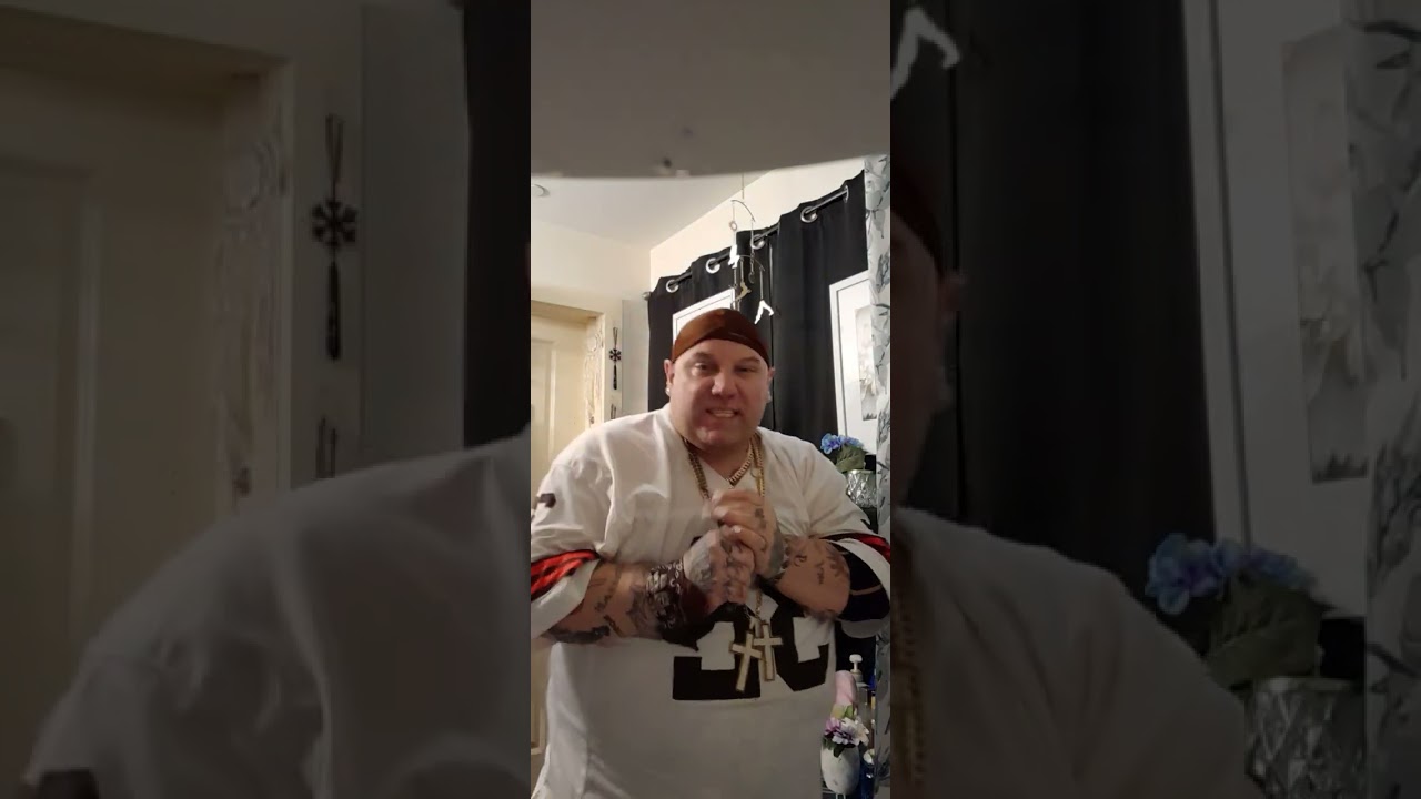 She's my mystery girl.Tropical regaetone remix.