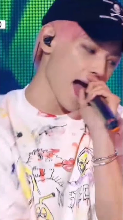 What a great day to have taeyong and chungha on the same stage 🥺 #nct #taeyong #chungha