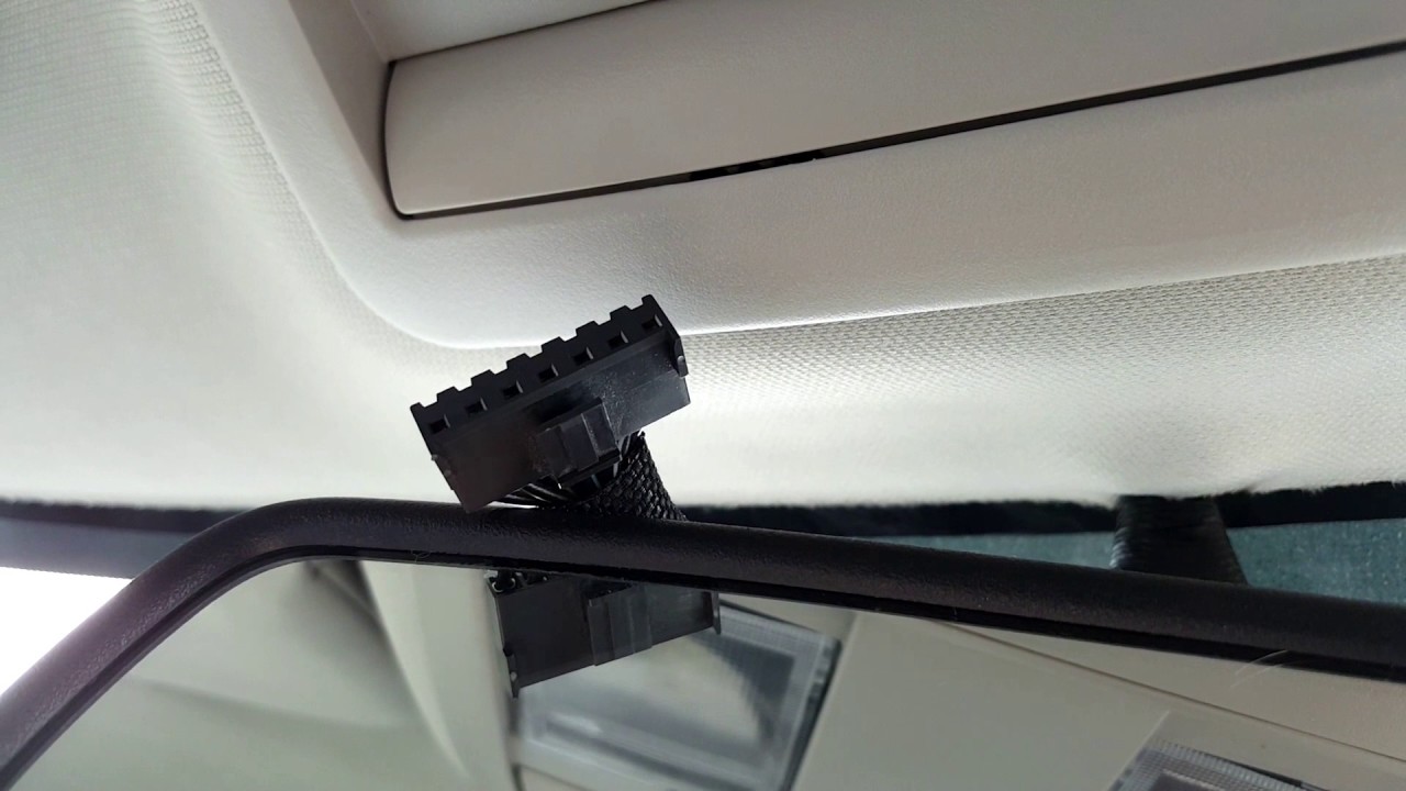 Chrysler 300C подключение видеорегистратора к зеркалу connecting