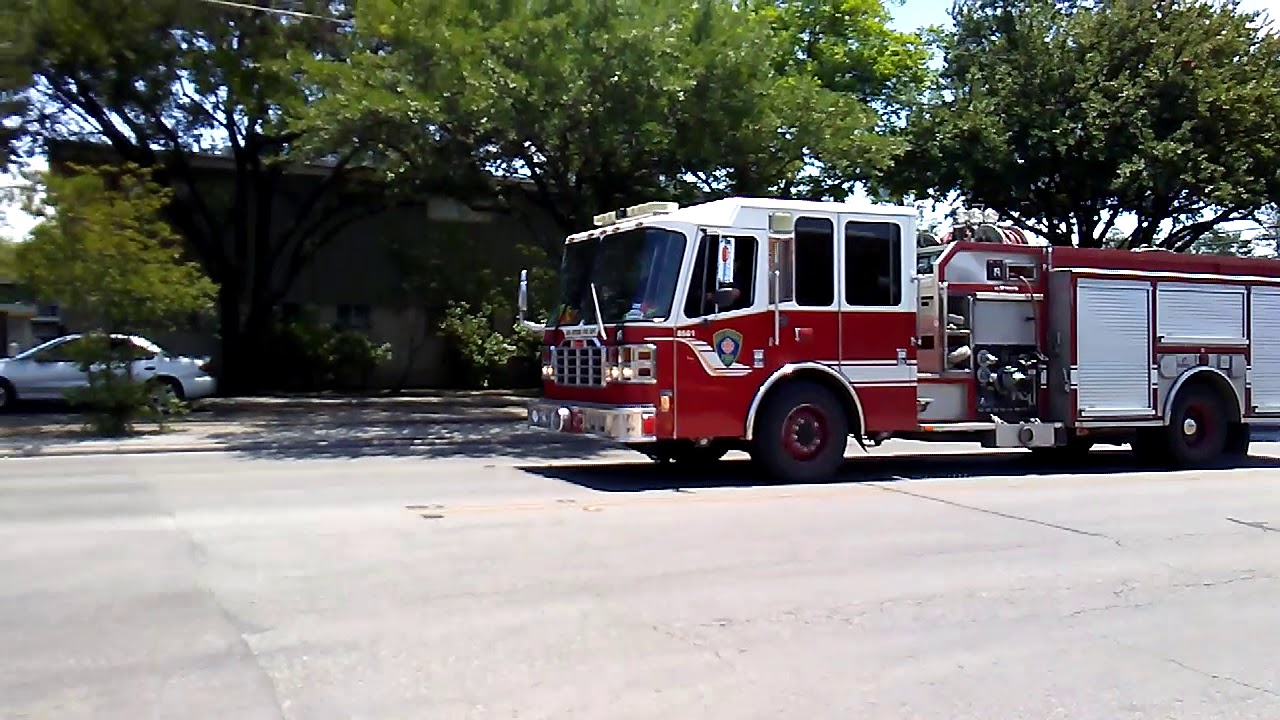 SAFD Spare Engine 19 Arriving At Station - YouTube