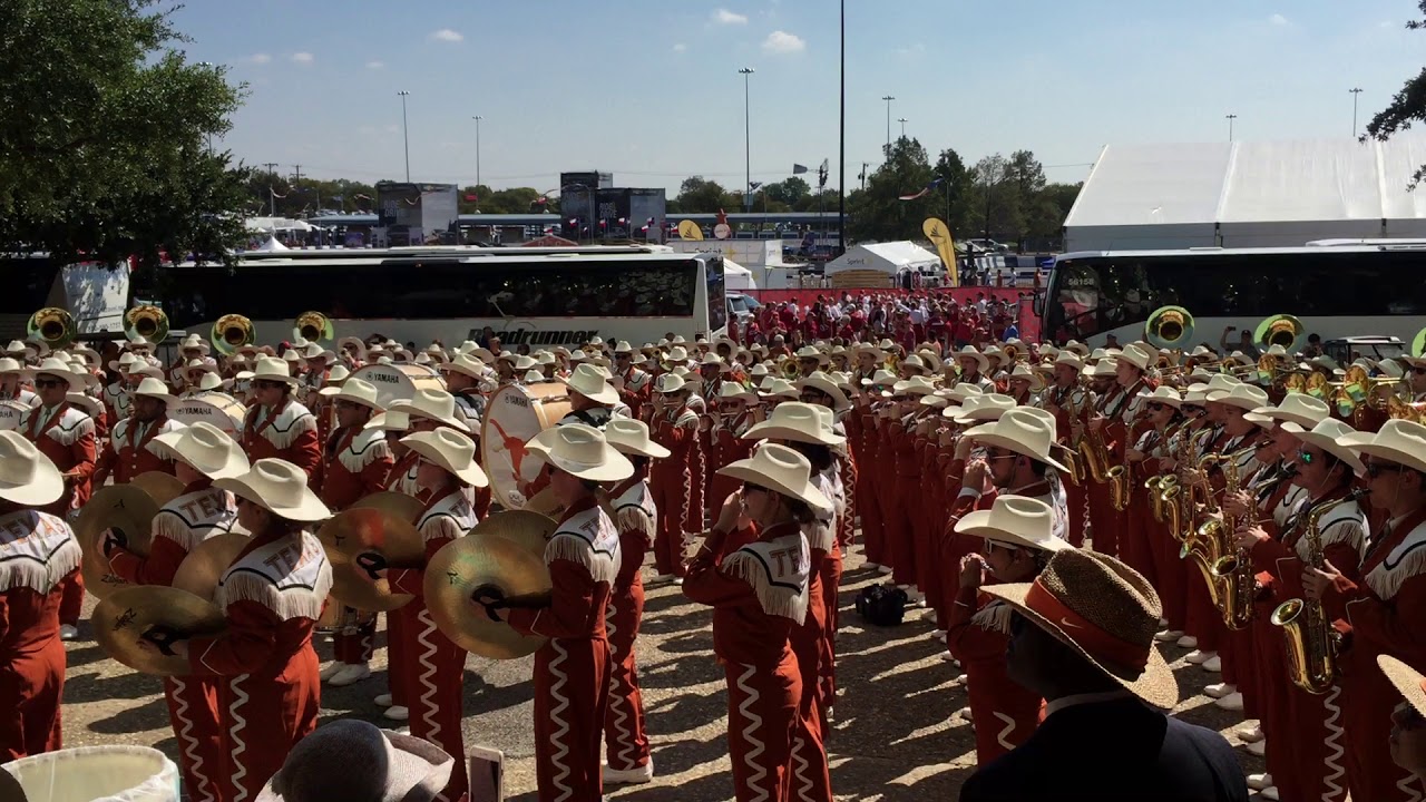 Texas Longhorn Band warm-up for Cotton Bowl Oct 14, 2017 TX-OU