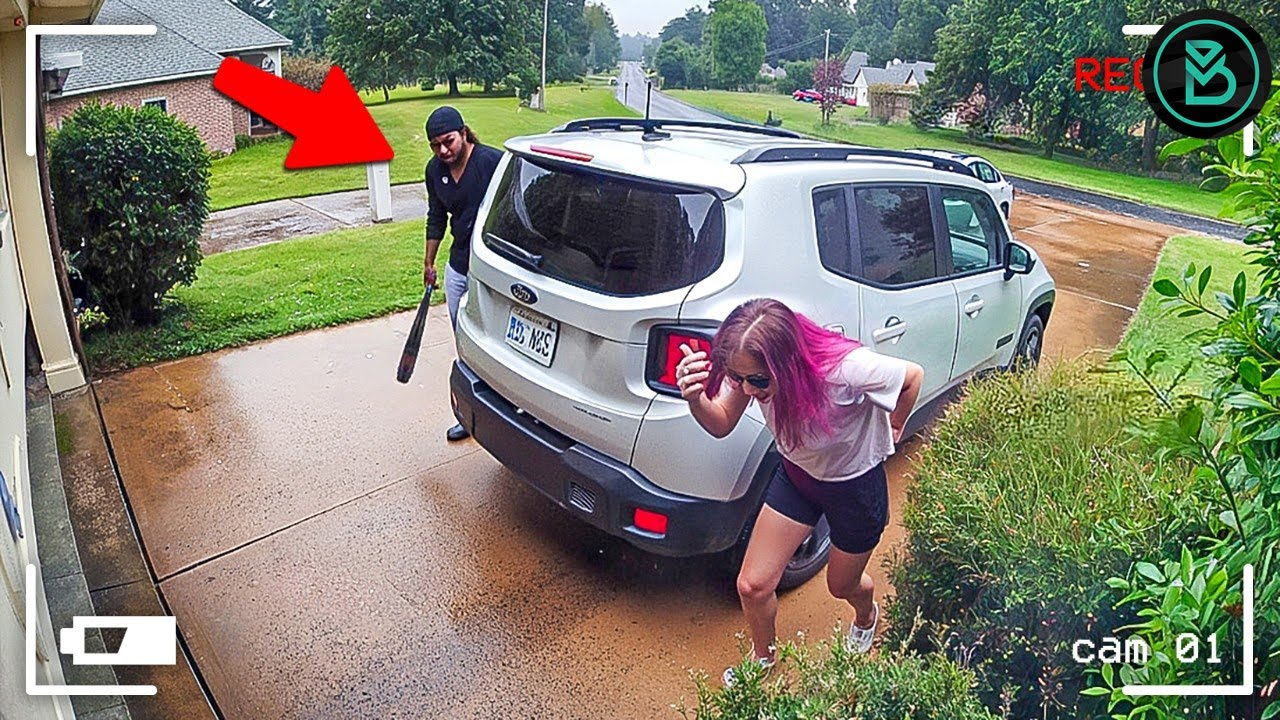 Camera vô tình ghi lại những khoảnh khắc Đáng Kinh Ngạc và thú vị nhất xảy ra trên thế giới