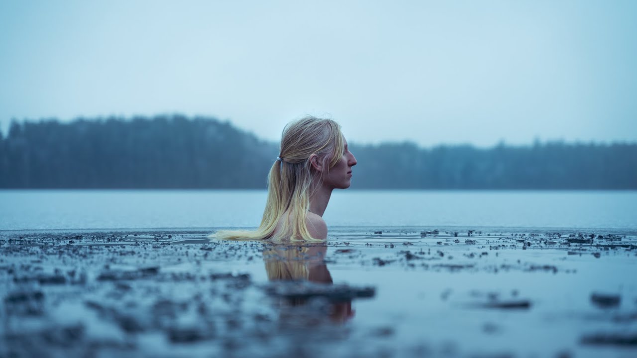 Nordisches Eisbad in der Wildnis Schwedens - Wie die Kälte unser Freund wurde