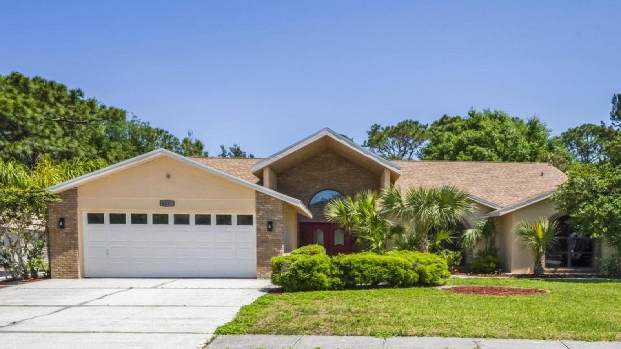 4287 Surfside Circle, Spring Hill, FL Presented by Tina Fingerman.