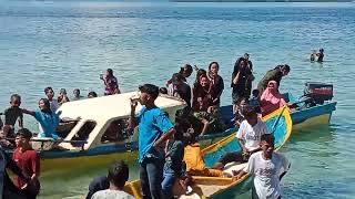 Pelita | Momen piknik di Pulau Ambatu, Mandioli Utara 2023.
