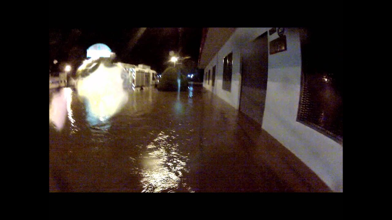 Desborde del Río de Las Minas, Bomberos.wmv