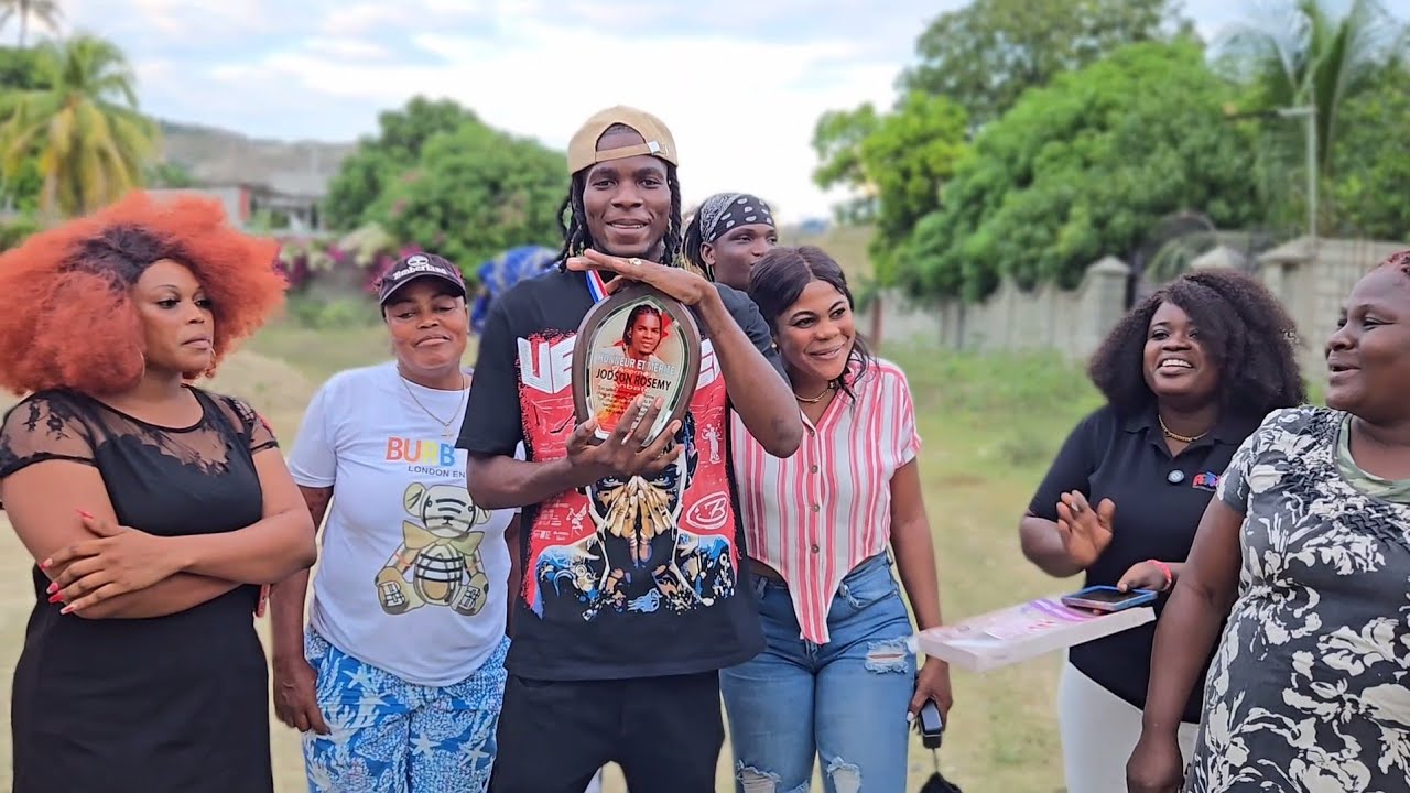 ANBATÈ PREZANTE NOU GWO FANM KI KANPE DÈYÈ SIKSÈ'L LA!!!