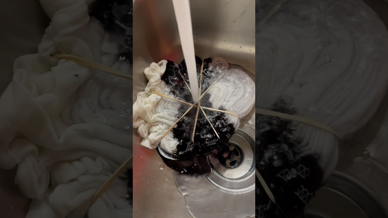 How to tie dye a spiral shirt