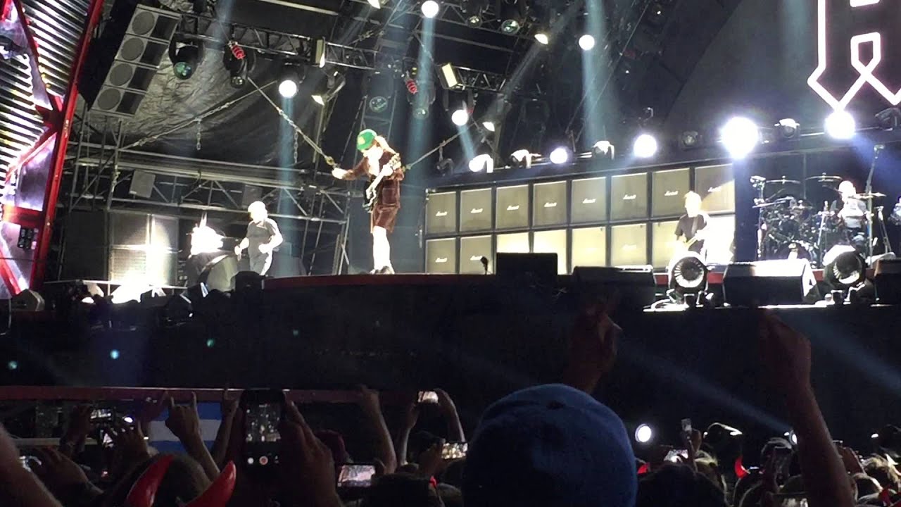 AC DC BACK IN BLACK TORONTO 10.09.2015 - YouTube