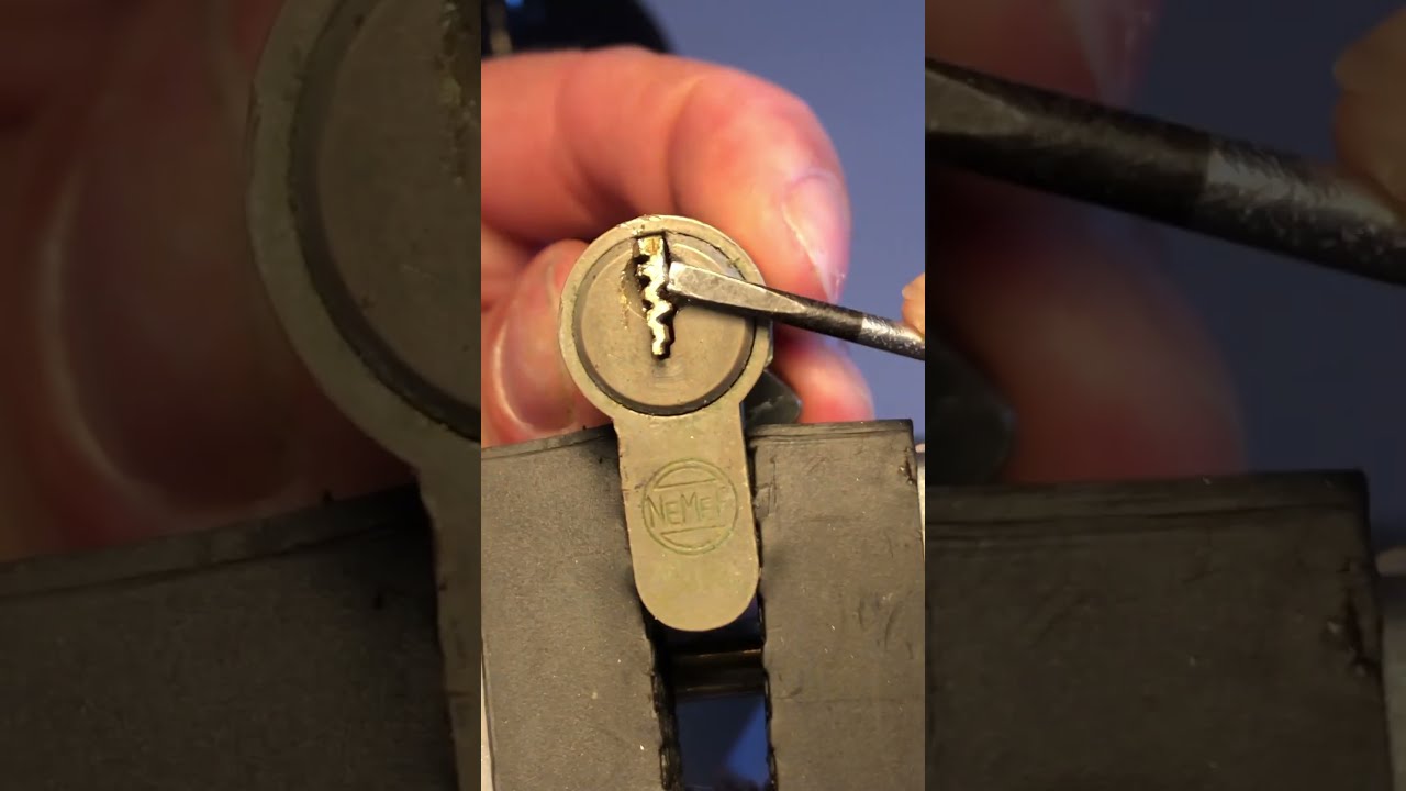 Alleen Als Een Afgebroken Sleutel Verticaal Staat Kan Deze Er Uit