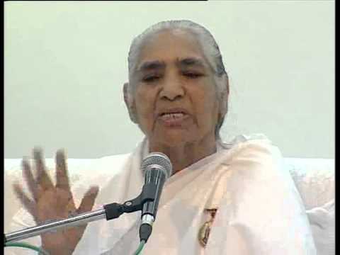 Rajyogni Dadi Janki Ji - 20/3/2013 Part-3 (Sundari Ben Sharing Experience)