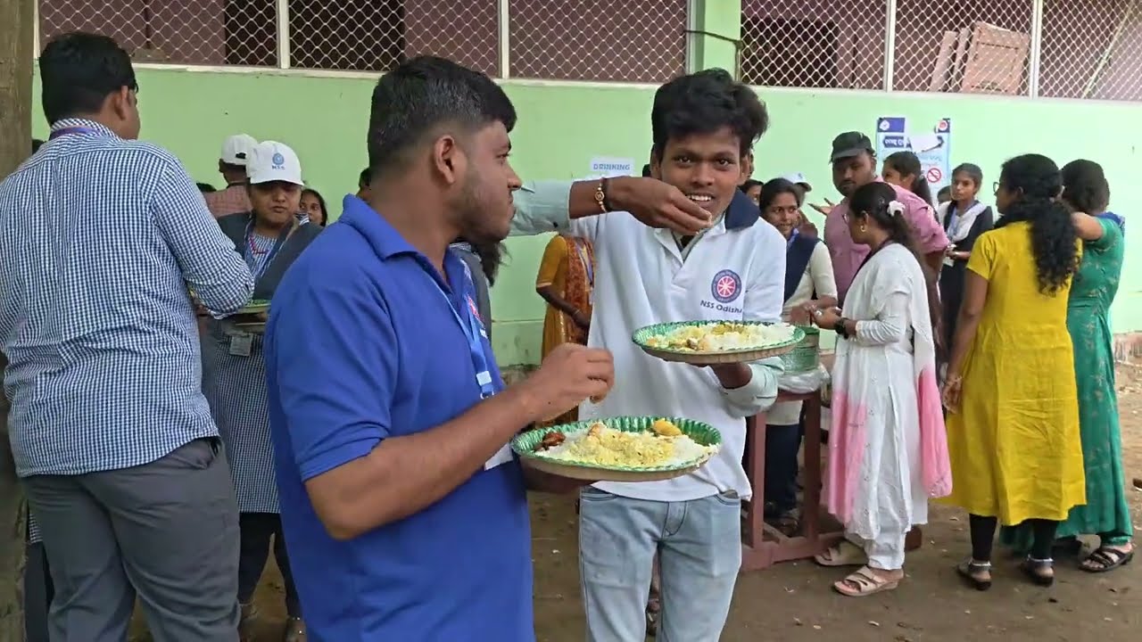 ପ୍ରଥମ ଦିନର Lunch ର ଦୃଶ୍ୟ 