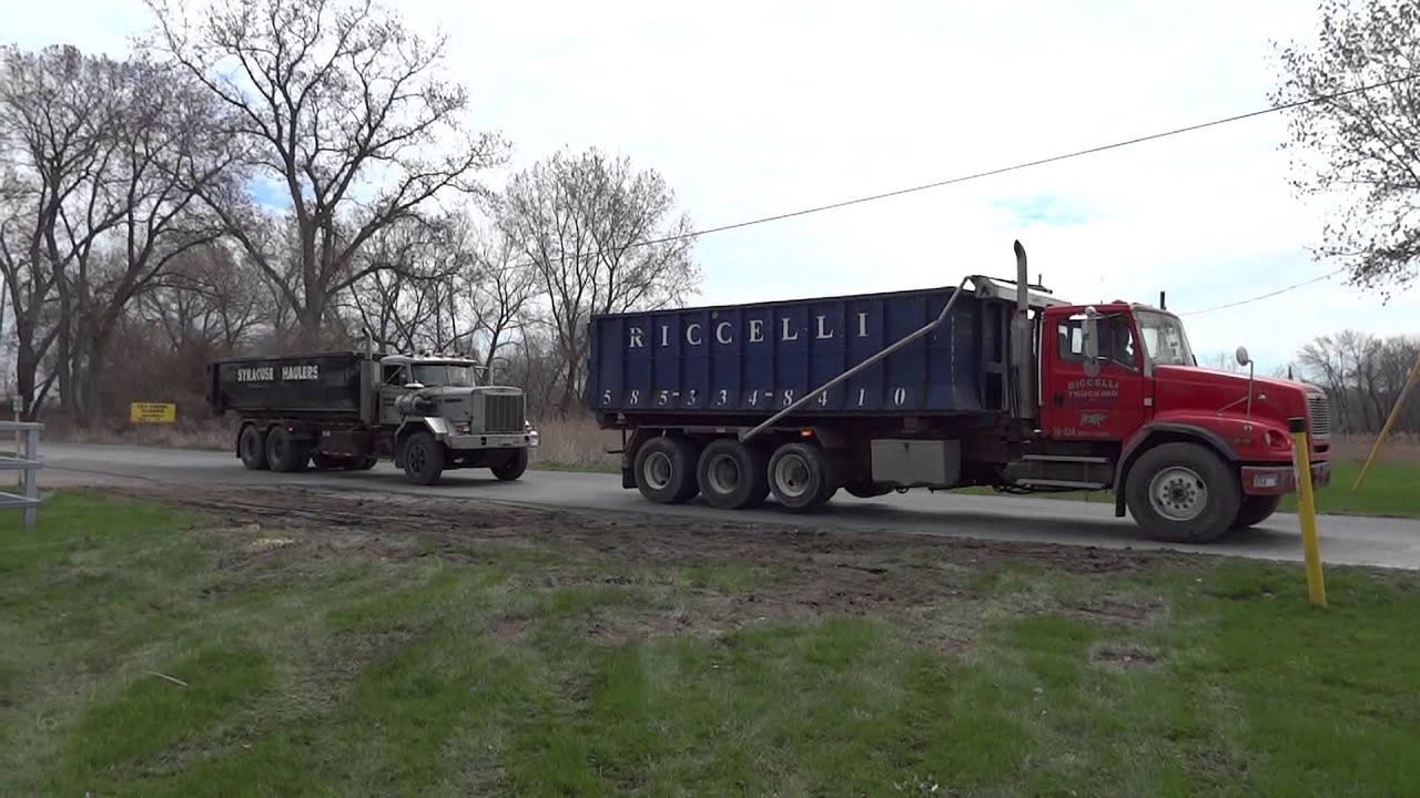 Still Working – Syracuse Haulers Autocar |