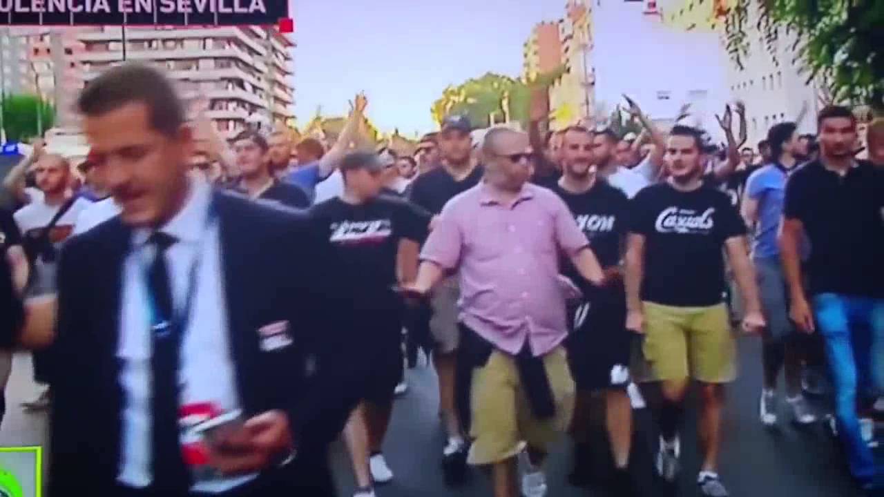 Lyon hooligans riots in Sevilla Spain - YouTube