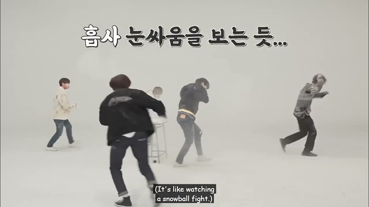 TXT playing with flour [TXT 30 SECOND VIDEO]