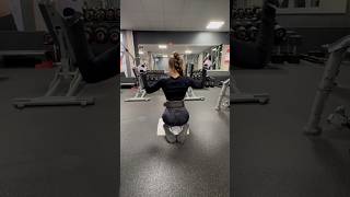 two-handed block pulldown from the knees #backworkout #backday #ifbb #strongwomen #bikinifitness