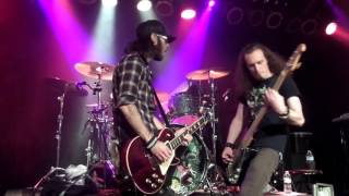 Adelitas Way Live In Minnesota - Criticize