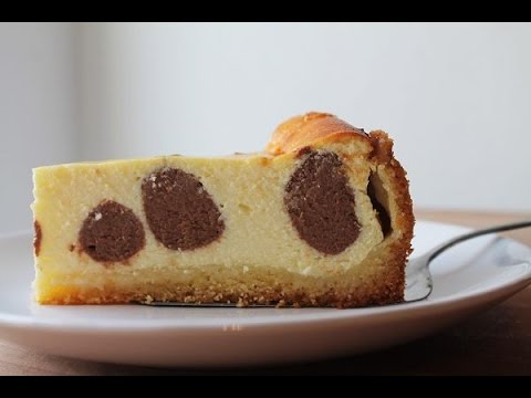 Video: Wie Man Einen Schönen Polka-Dot-Käsekuchen Macht